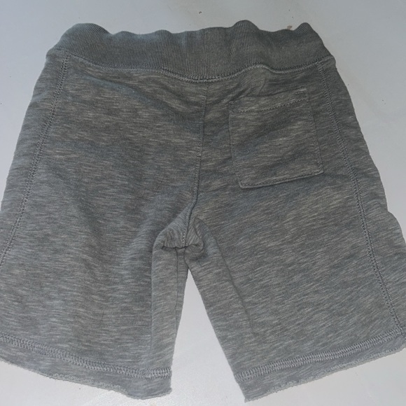 Gently use boys Cherokee short size 4/5 - Picture 3 of 3